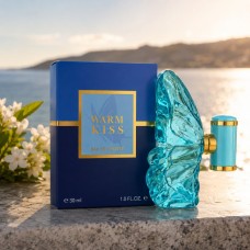 Дамска тоалетна вода Warm Kiss, 30ml – Дълготраен аромат с нотки на ванилия и жасмин Дамска тоалетна вода Warm Kiss, 30ml – Дълготраен аромат с нотки на ванилия и жасмин