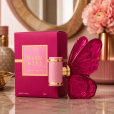 Дамски парфюм Warm Kiss, EDP - Чувствен микс от червени плодове, жасмин и ванилия, 30 мл Дамски парфюм Warm Kiss, EDP - Чувствен микс от червени плодове, жасмин и ванилия, 30 мл
