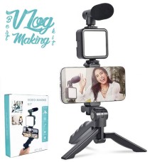 Video Making Kit – статив с микрофон, LED прожектор и ръчна стойка за видео заснемане“ Video Making Kit – статив с микрофон, LED прожектор и ръчна стойка за видео заснемане“